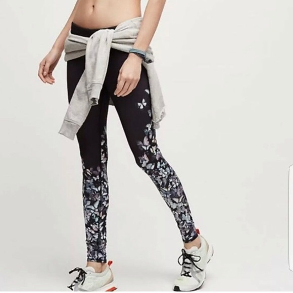 ALO airbrush butterfly leggings size small black - Picture 4 of 8